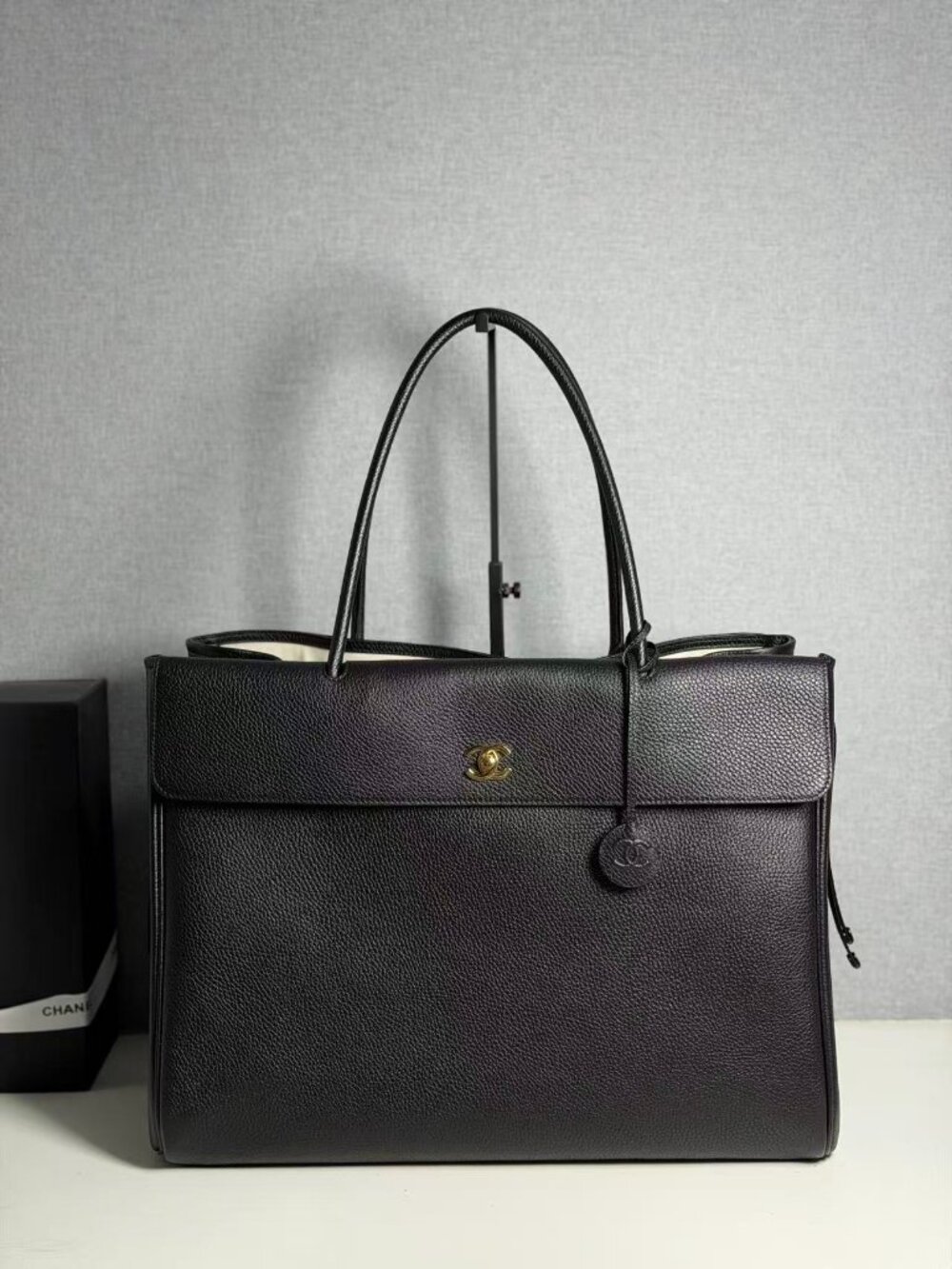 Classic CHANEL bag: A Stylish and Versatile Choice for Elegance